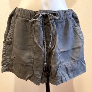 Gap Hunter Green Shorts Size: S